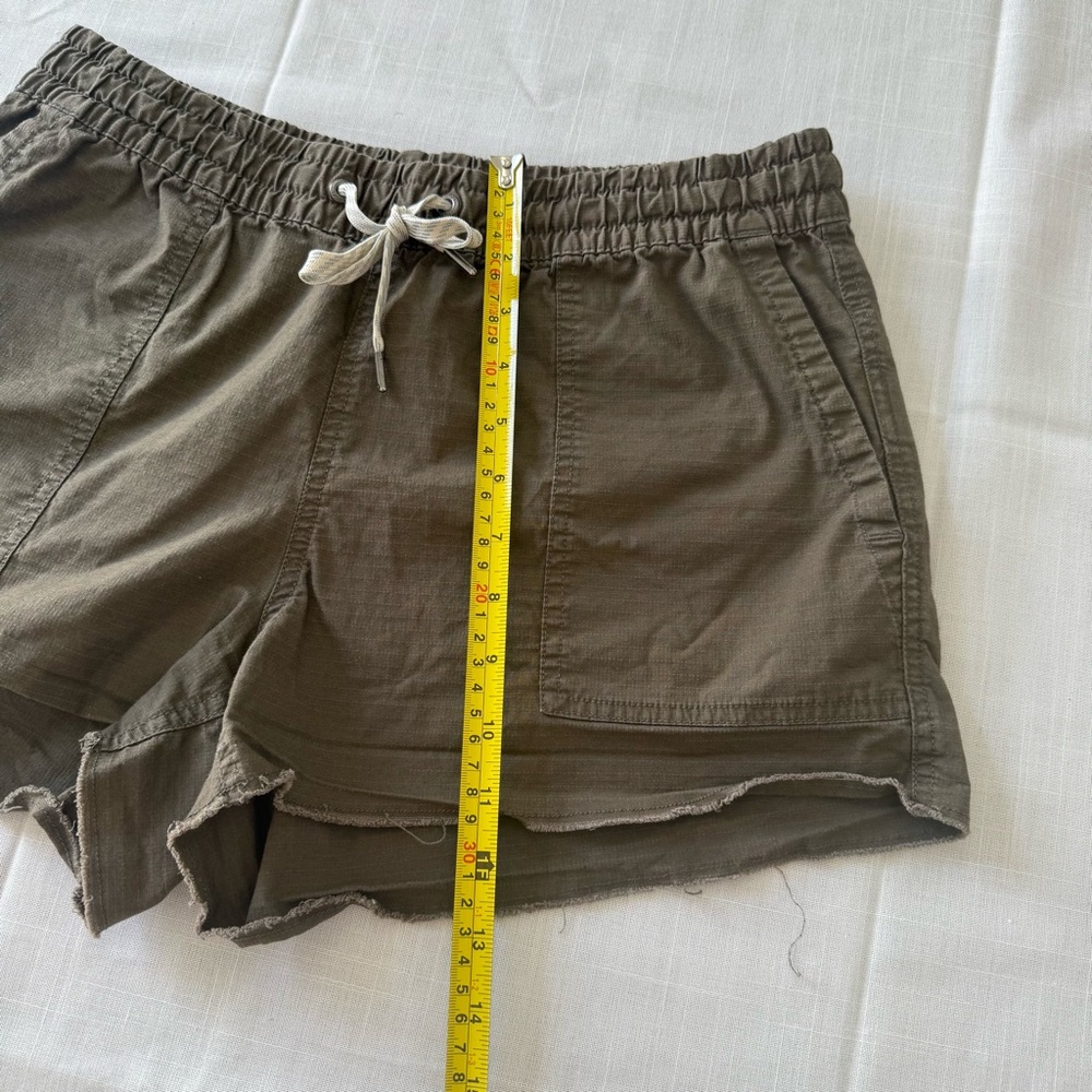 Vuori Vintage Ripstop Shorts Womens Size M Oregano Outdoor Hiking Pull On - Picture 5 of 8